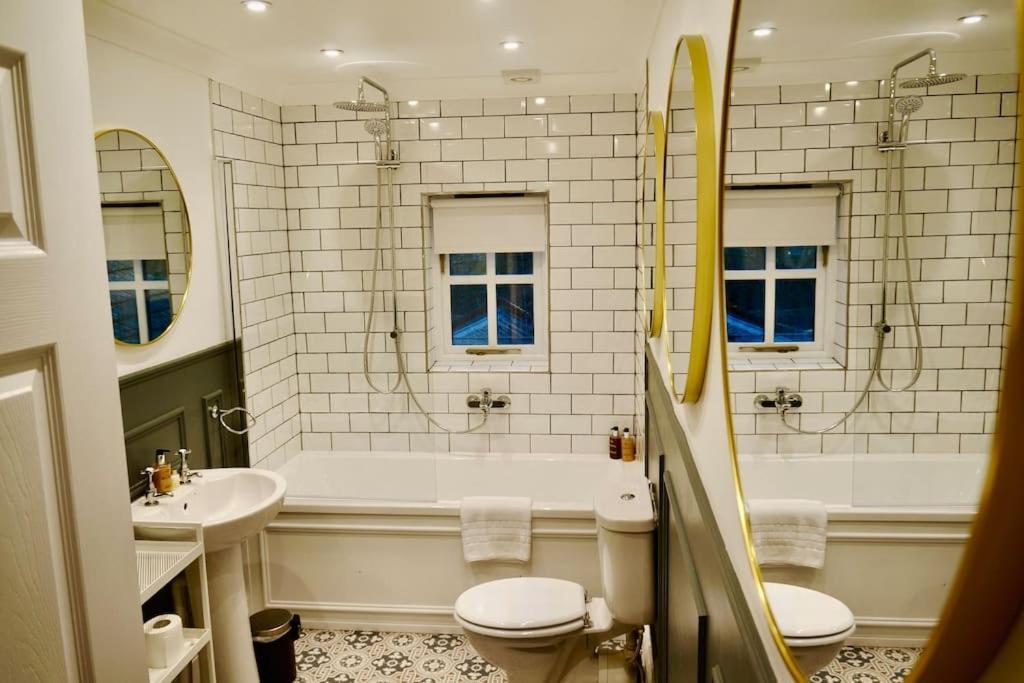 Apartmán Epic Location, Views & Large Private Terrace Windsor Exteriér fotografie